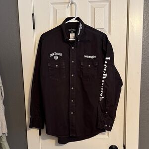 Amazing authentic Jack Daniel’s / Wrangler pro rodeo series shirt. Size M